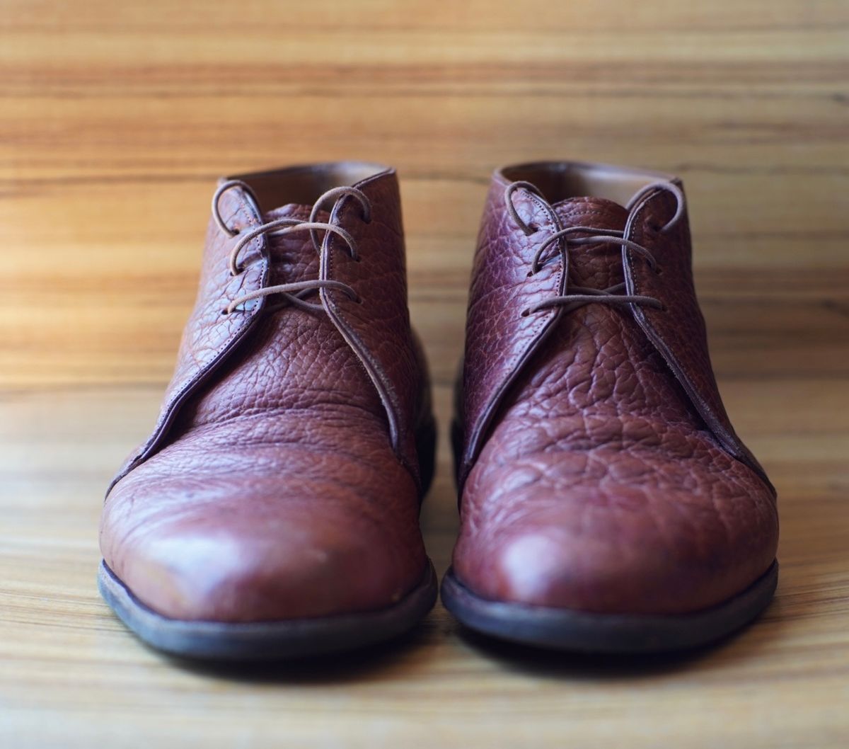 Photo by patinanavratilova on August 20, 2024 of the George Cleverley Chukka in Brown Bison.