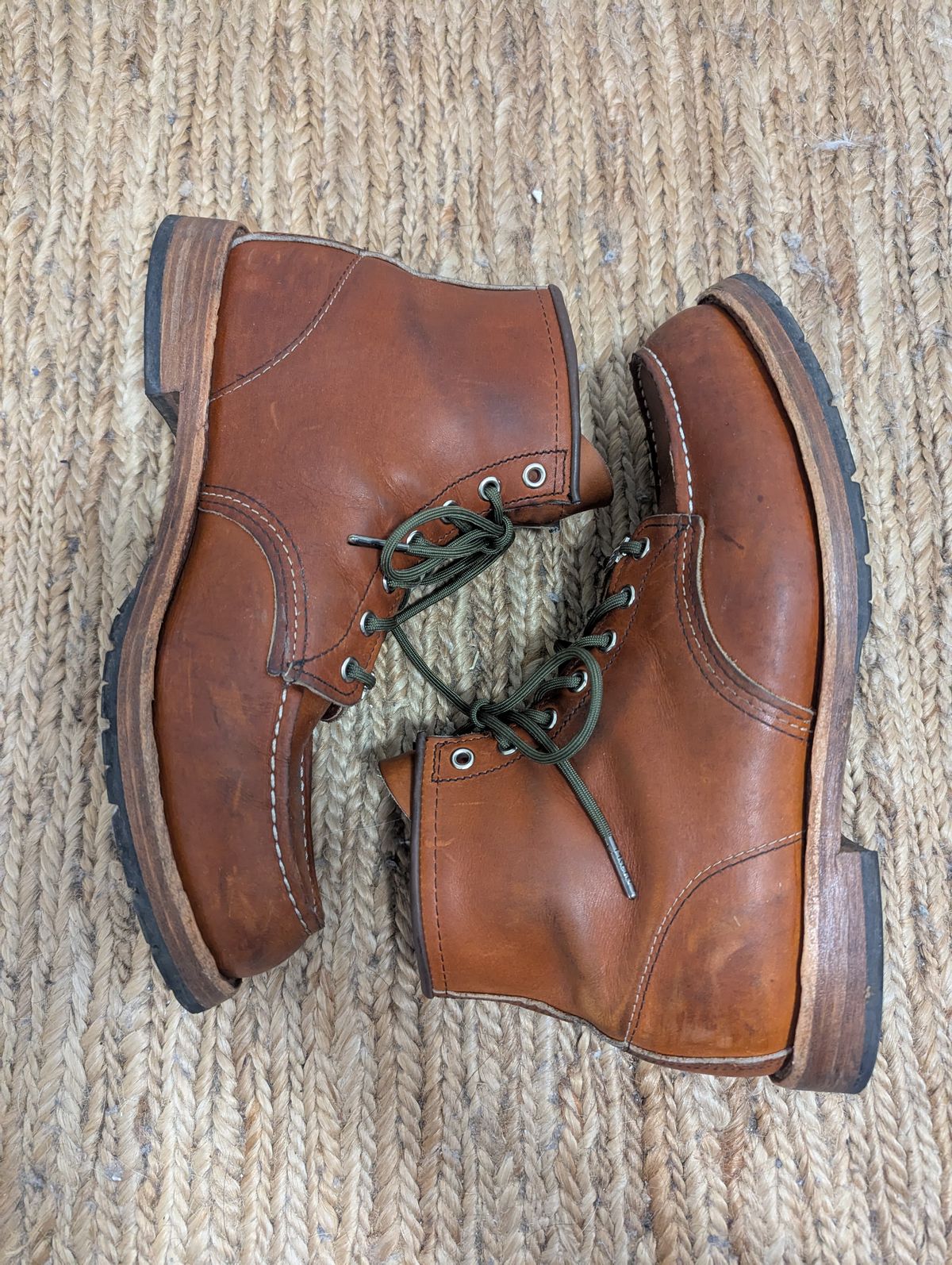 Photo by free_the_fades on December 2, 2024 of the Red Wing 6-Inch Classic Moc in S.B. Foot Oro Legacy.
