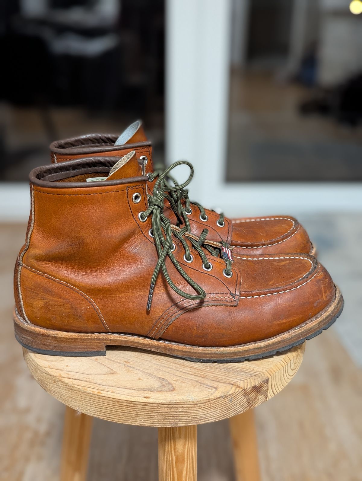 Photo by free_the_fades on January 1, 2025 of the Red Wing 6-Inch Classic Moc in S.B. Foot Oro Legacy.