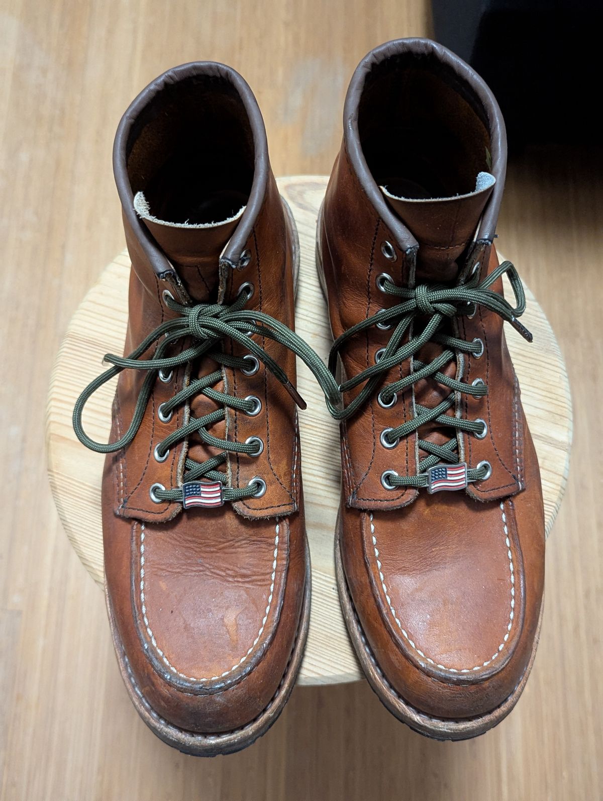 Photo by free_the_fades on January 1, 2025 of the Red Wing 6-Inch Classic Moc in S.B. Foot Oro Legacy.
