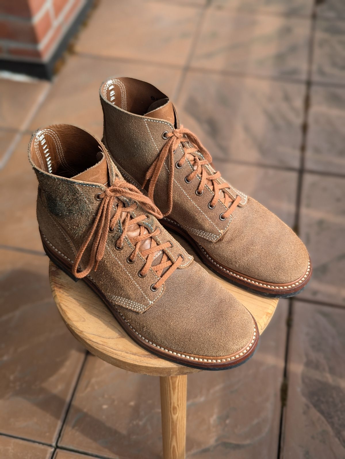 Photo by free_the_fades on July 31, 2024 of the John Lofgren M-43 Service Shoes in Horween Natural Chromexcel Roughout.