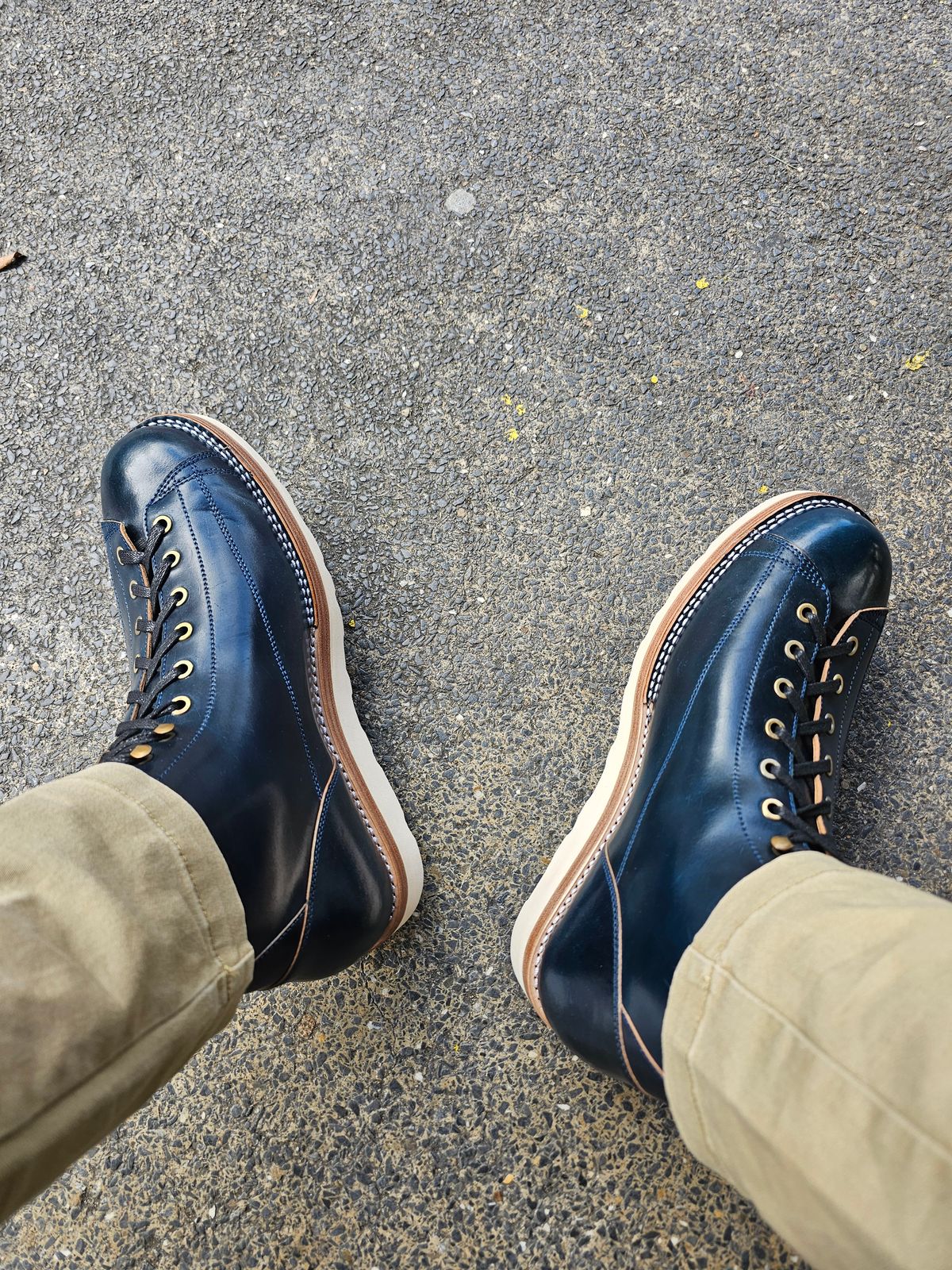 Photo by nasrulhakim on October 23, 2025 of the Junkard IMB 2 in Horween Intense Blue Shell Cordovan.