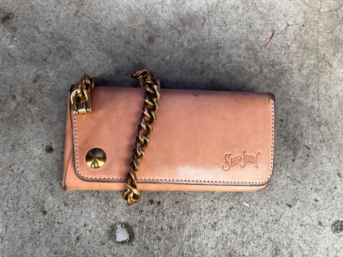 Photo by shredwin.206 on November 1, 2025 of the Ship John Gibson Wallet in Hermann Oak Veg Tan.