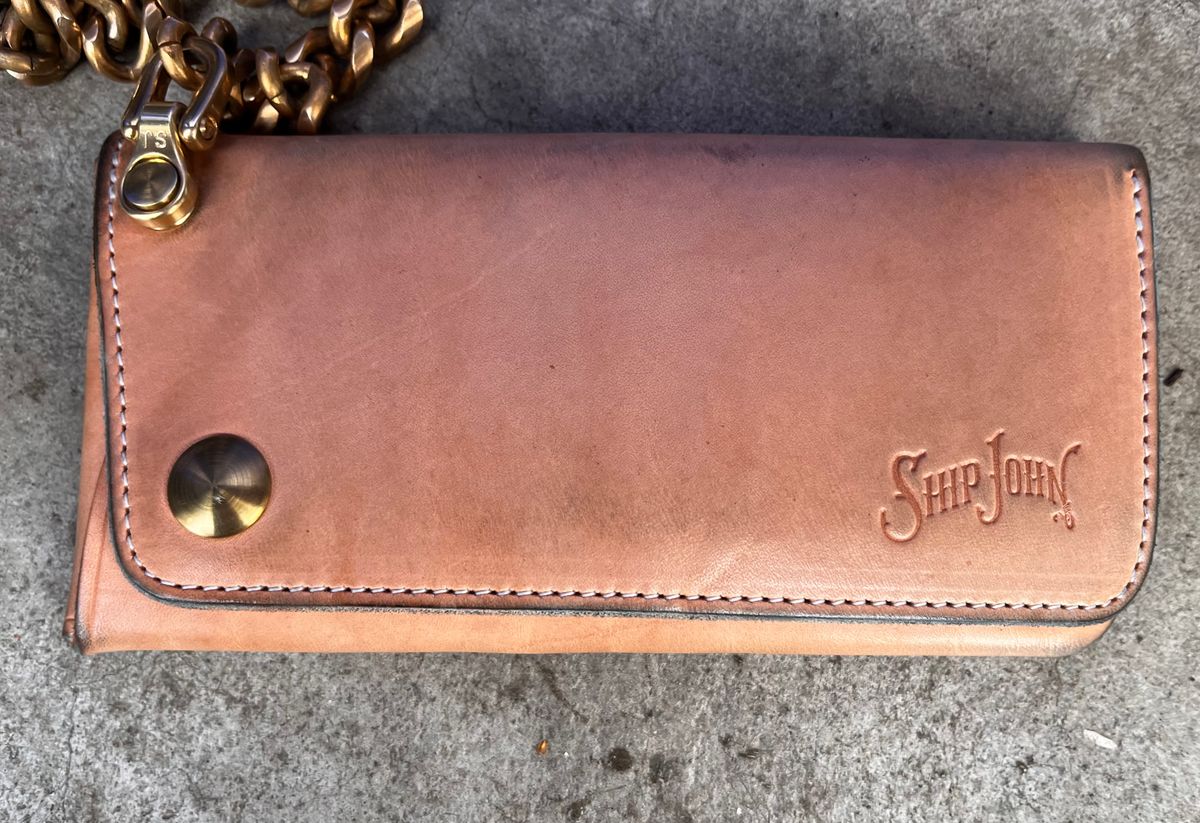 Photo by shredwin.206 on November 1, 2025 of the Ship John Gibson Wallet in Hermann Oak Veg Tan.