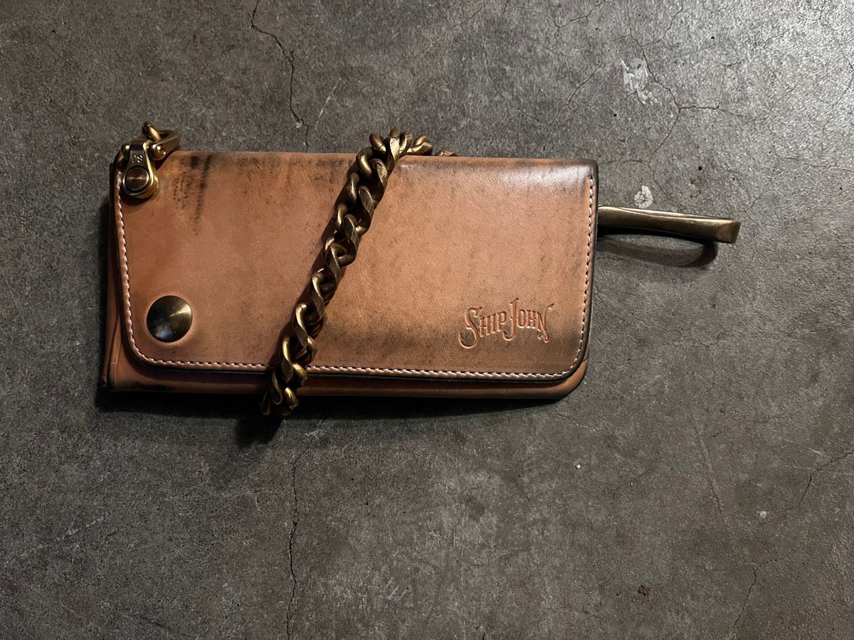 Photo by shredwin.206 on December 2, 2025 of the Ship John Gibson Wallet in Hermann Oak Veg Tan.