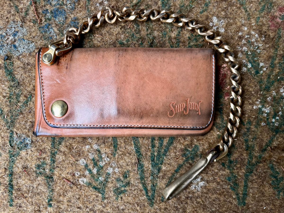 Photo by shredwin.206 on April 1, 2026 of the Ship John Gibson Wallet in Hermann Oak Veg Tan.