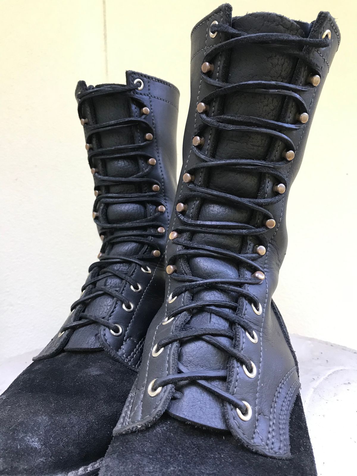 Photo by Alecs_boots on February 4, 2025 of the Nicks Hot Shot in Seidel MaxSupport Black Roughout & Seidel MaxSupport Black.