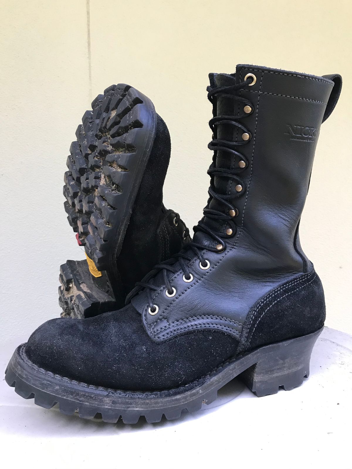 Photo by Alecs_boots on February 4, 2025 of the Nicks Hot Shot in Seidel MaxSupport Black Roughout & Seidel MaxSupport Black.
