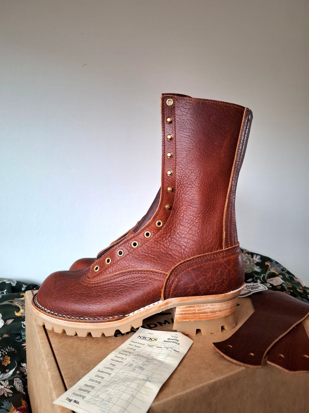 Photo by aman5100XX on August 3, 2025 of the Nicks Lace to Toe Work in Seidel Peanut Tuscon Bison.