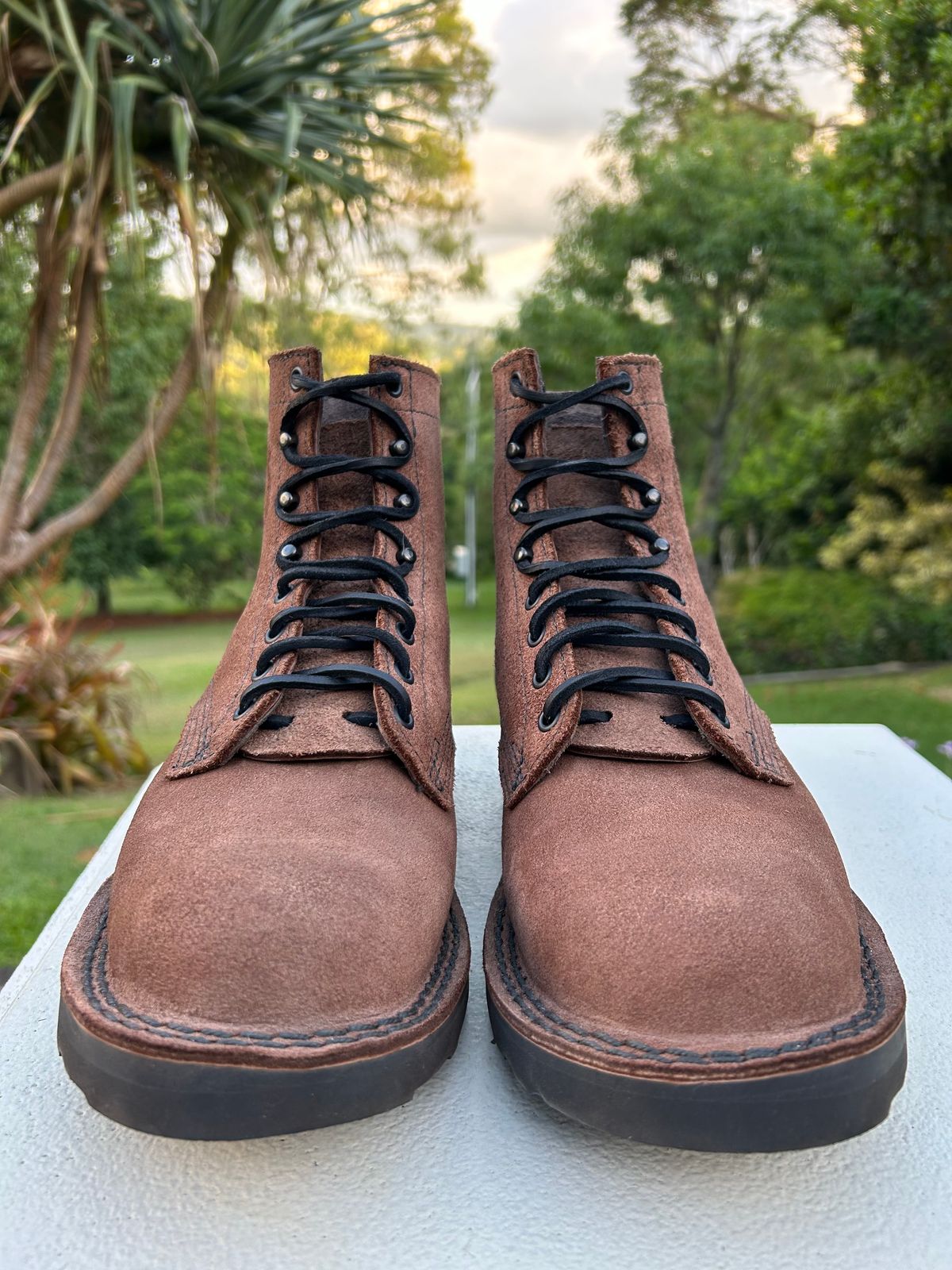 Photo by Alecs_boots on January 31, 2025 of the JK Boots Forefront in Seidel Mocha Oil Tan Roughout.