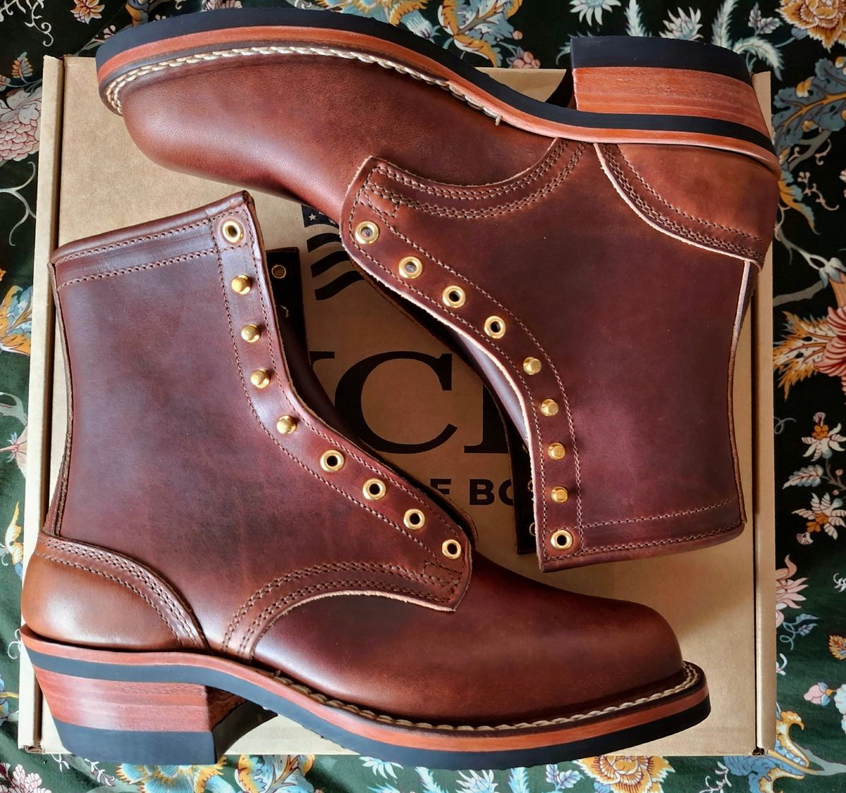 Photo by Alecs_boots on August 3, 2025 of the Nicks TD64 - Maker's Collection in Wickett & Craig Buck Brown Double Stuffed.