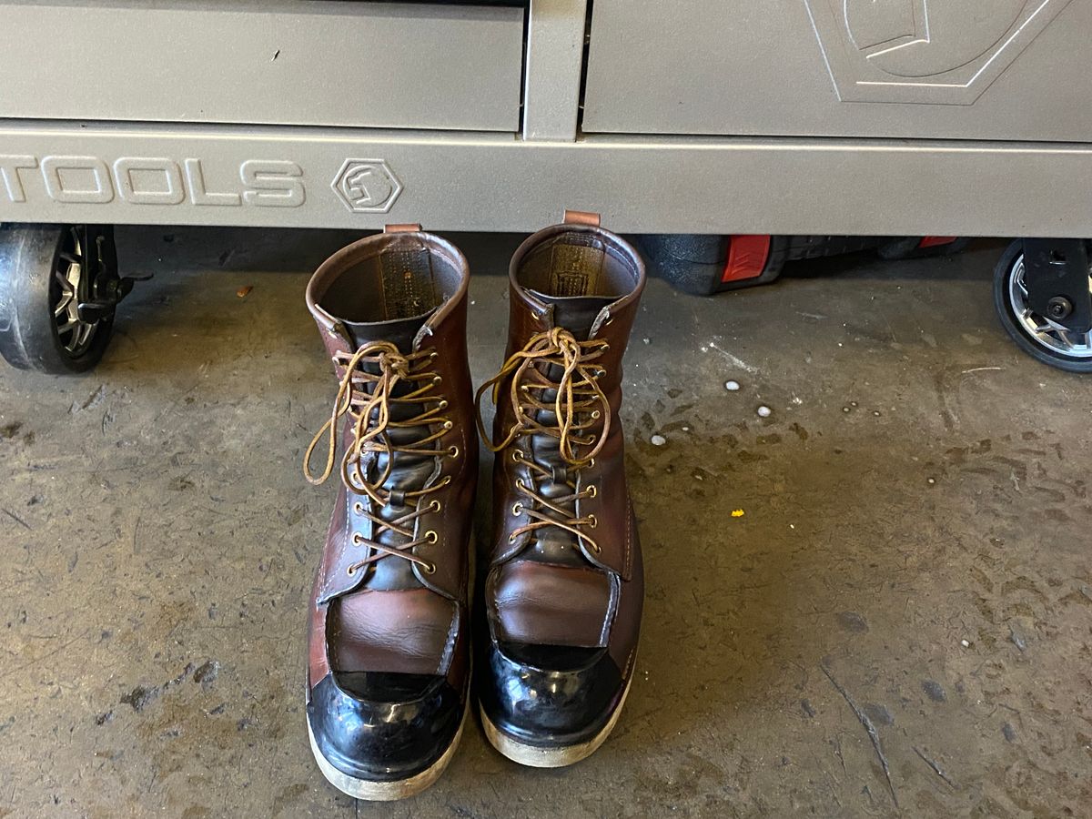 Photo by Navajo732224 on January 1, 2025 of the Red Wing 10877 in S.B. Foot Oro-Iginal.