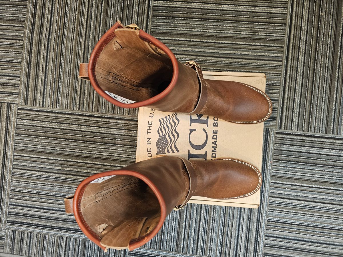 Photo by pbrDoug on October 1, 2025 of the Nicks StationMaster in Horween Ember Waxed Flesh.