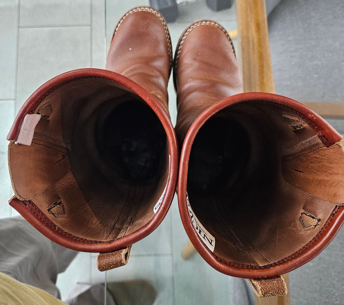 Photo by pbrDoug on January 4, 2026 of the Nicks StationMaster in Horween Ember Waxed Flesh.