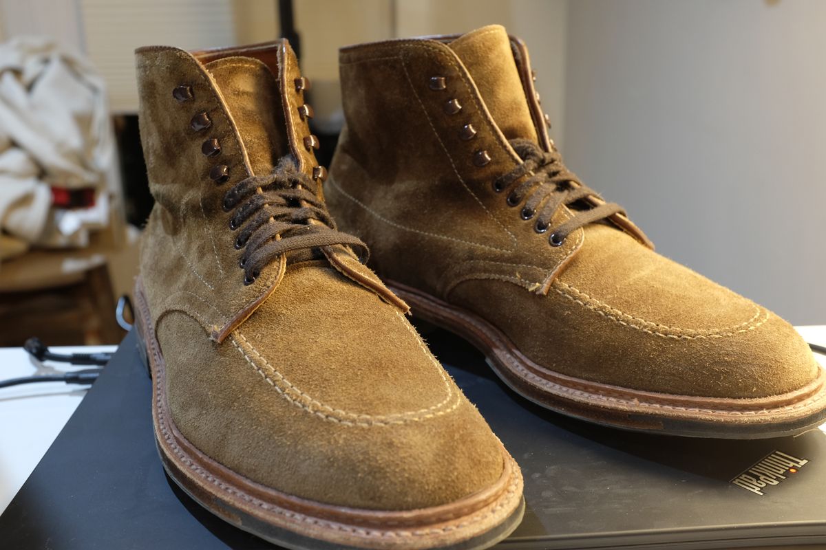 Photo by shoe_enjoy_myself on May 10, 2026 of the Alden Indy Boot in Snuff Suede.