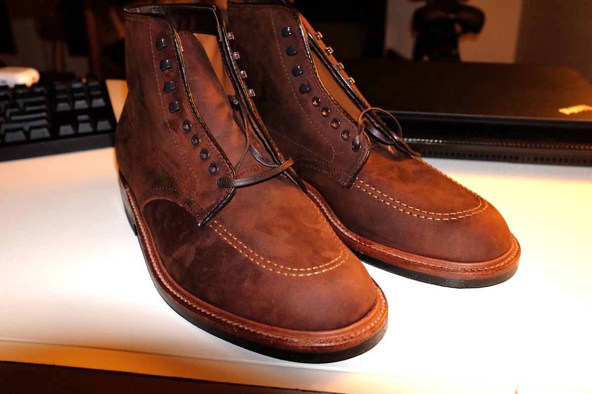 Photo by shoe_enjoy_myself on July 27, 2025 of the Alden Indy Boot in Horween Tobacco Smooth Chamois.