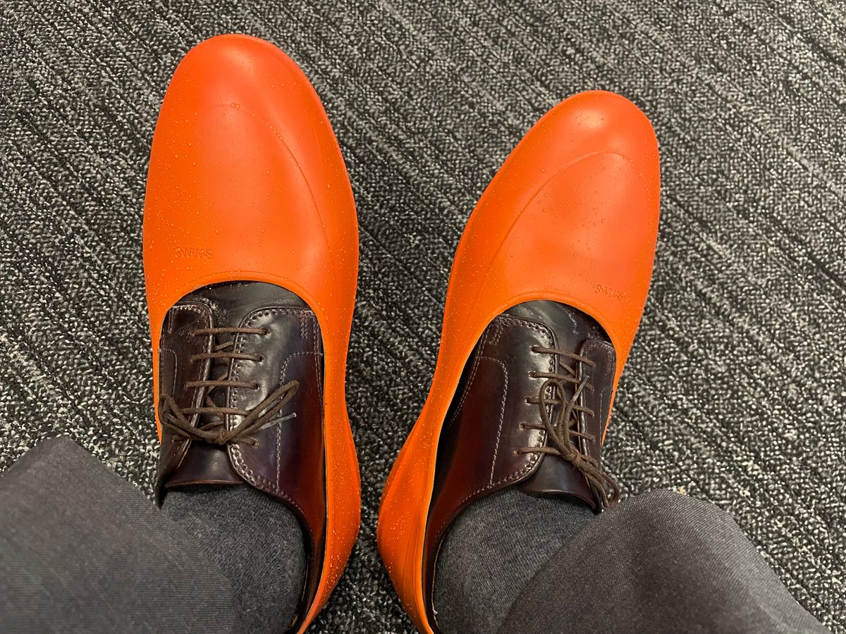Photo by shoe_enjoy_myself on September 25, 2025 of the Alden Director Unlined Perforated Tip Derby in Horween Color 8 Shell Cordovan.