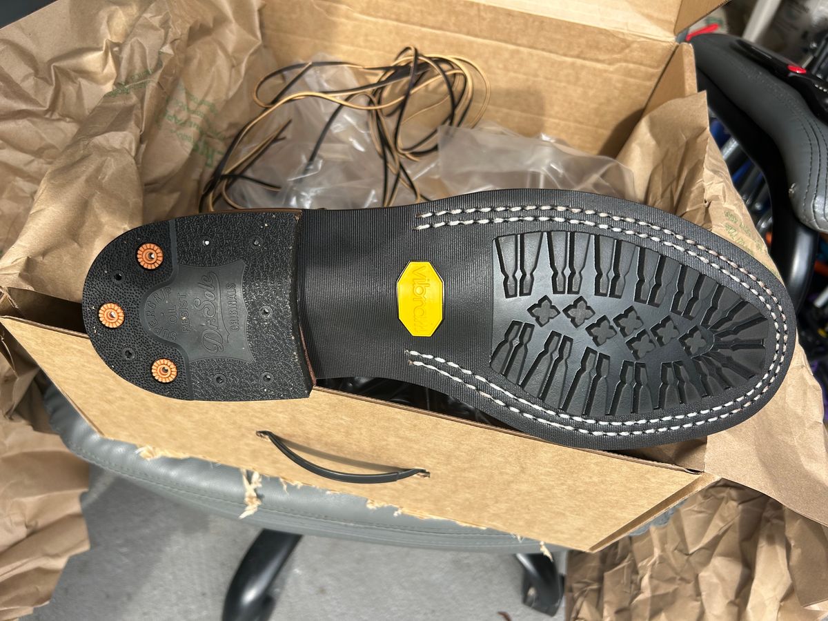 Photo by lost_doublestuffed on December 26, 2025 of the Nicks Parkhust V3 in Shackleton Brown.