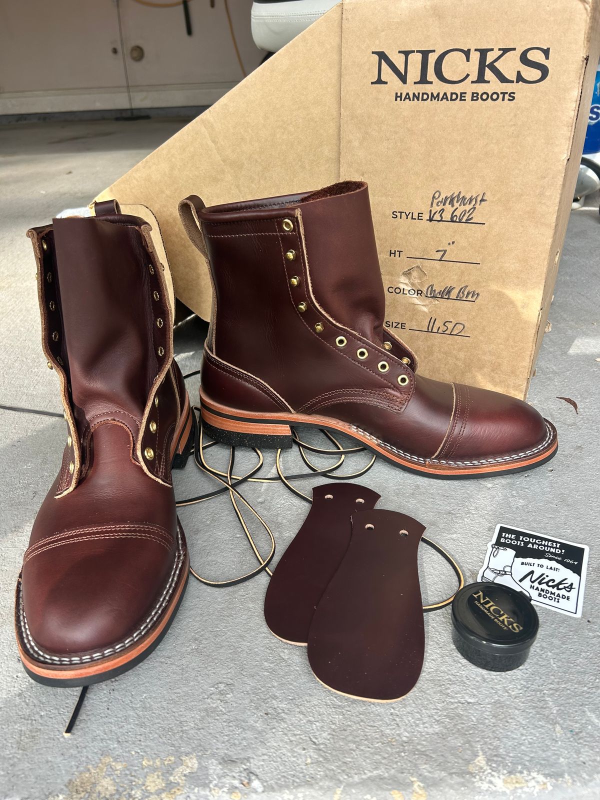 Photo by lost_doublestuffed on December 26, 2025 of the Nicks Parkhust V3 in Shackleton Brown.