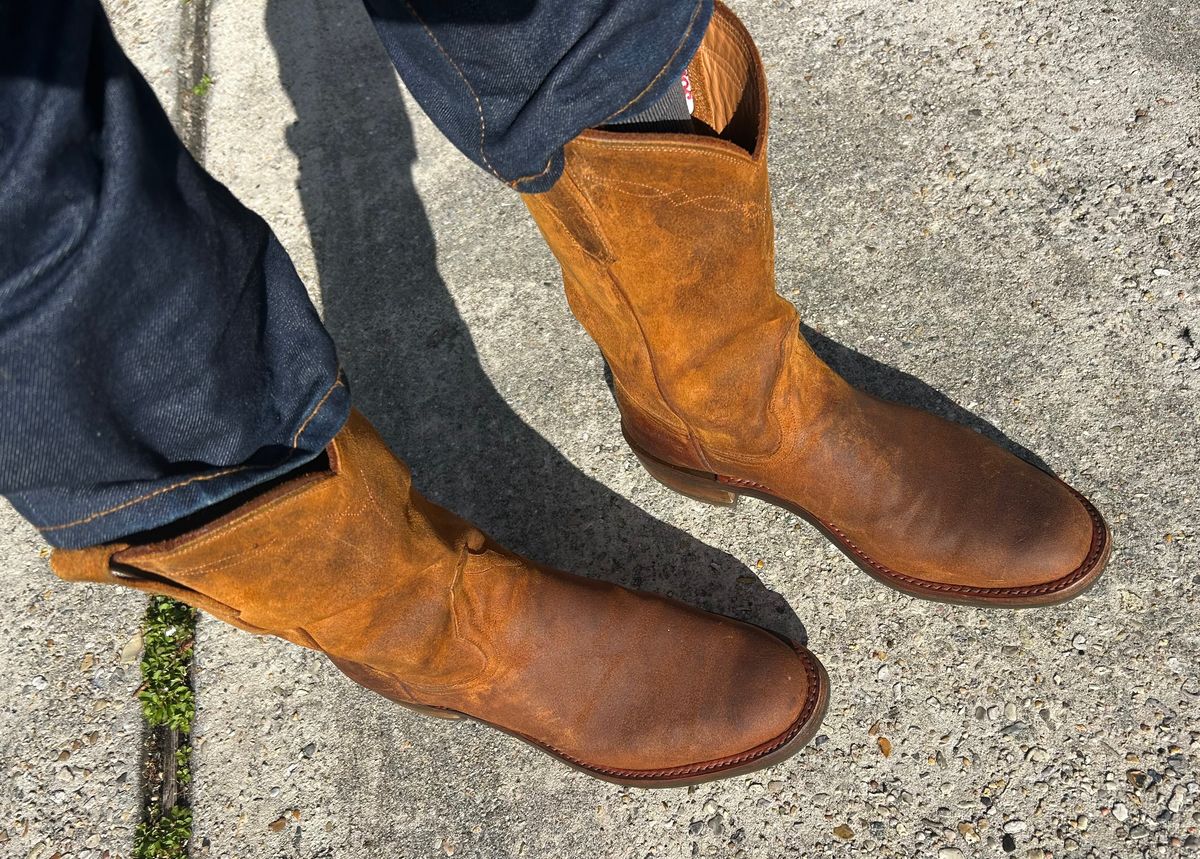 Photo by lost_doublestuffed on April 9, 2026 of the Rios of Mercedes Roper in C.F. Stead Wheatbuck Waxy Commander Suede.