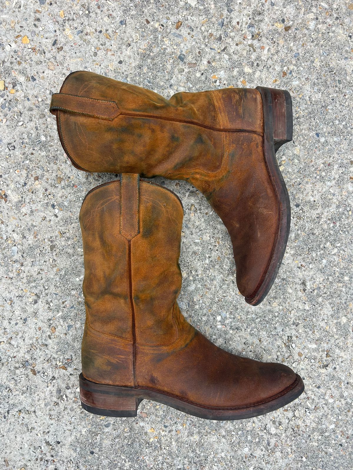 Photo by lost_doublestuffed on May 8, 2026 of the Rios of Mercedes Roper in C.F. Stead Wheatbuck Waxy Commander Suede.