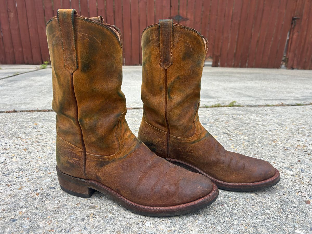 Photo by lost_doublestuffed on May 8, 2026 of the Rios of Mercedes Roper in C.F. Stead Wheatbuck Waxy Commander Suede.