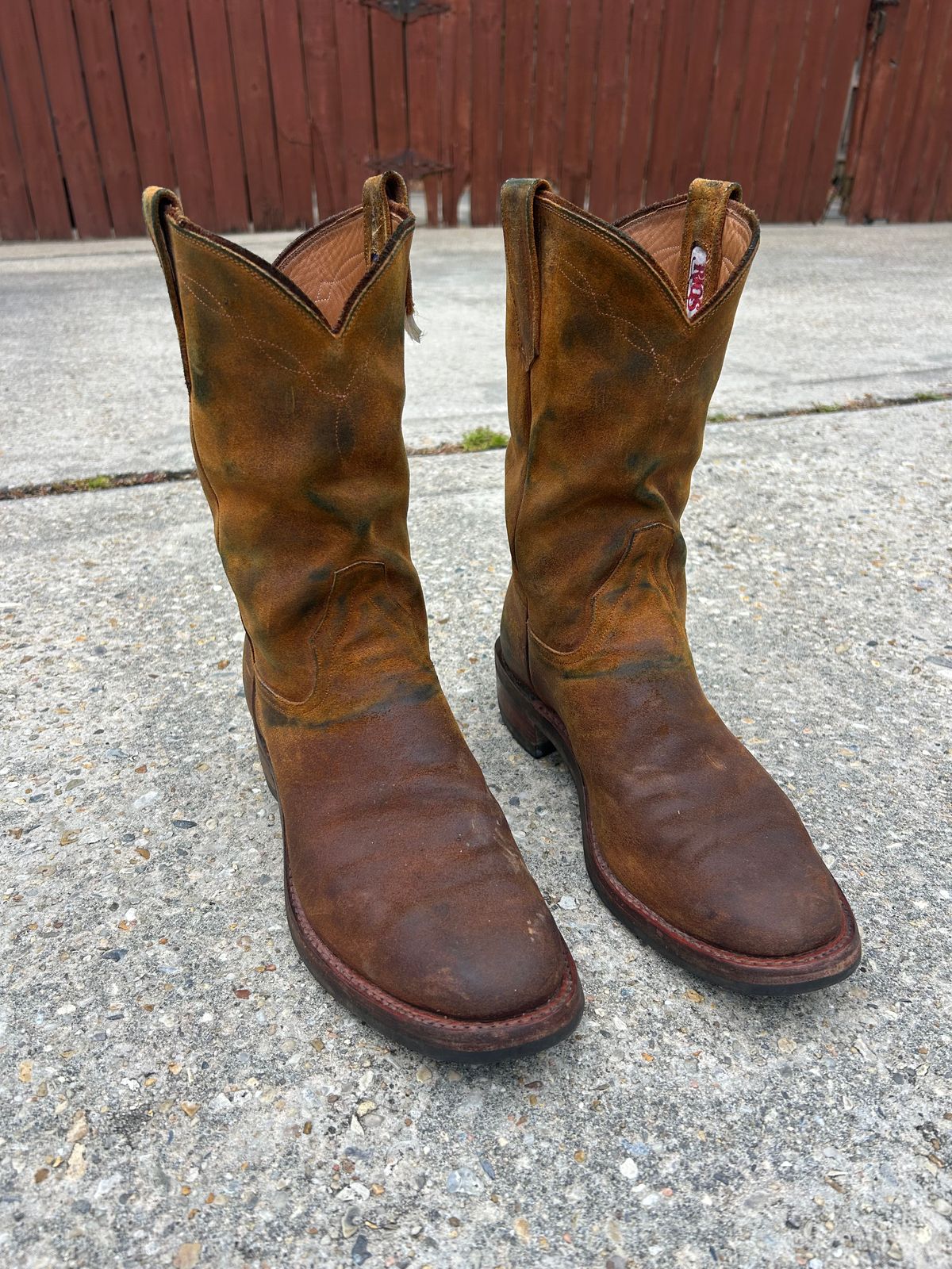 Photo by lost_doublestuffed on May 8, 2026 of the Rios of Mercedes Roper in C.F. Stead Wheatbuck Waxy Commander Suede.