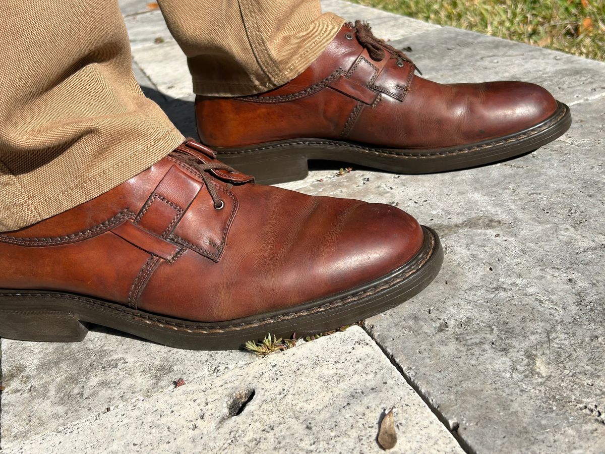 Photo by lost_doublestuffed on December 12, 2025 of the Johnston & Murphy Custom Model in Unknown Leather.