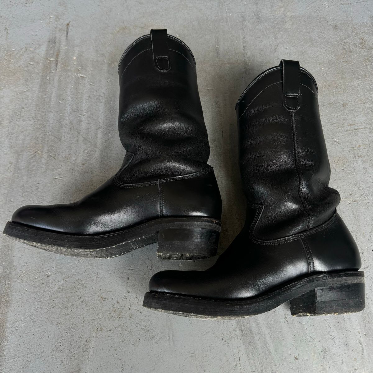 Photo by puhtrol on June 30, 2026 of the Dayton Boots Engineer Western Soft Toe in Black Chrome.