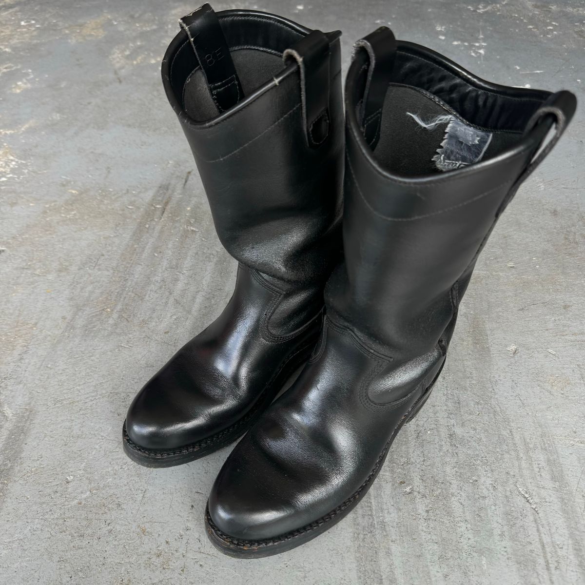 Photo by puhtrol on June 30, 2026 of the Dayton Boots Engineer Western Soft Toe in Black Chrome.
