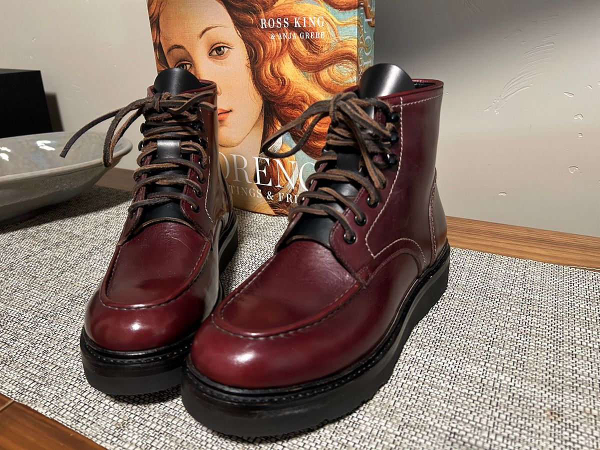 Photo by BB02 on September 24, 2025 of the Blkbrd Shoemaker Dallas in Horween Burgundy Chromexcel.