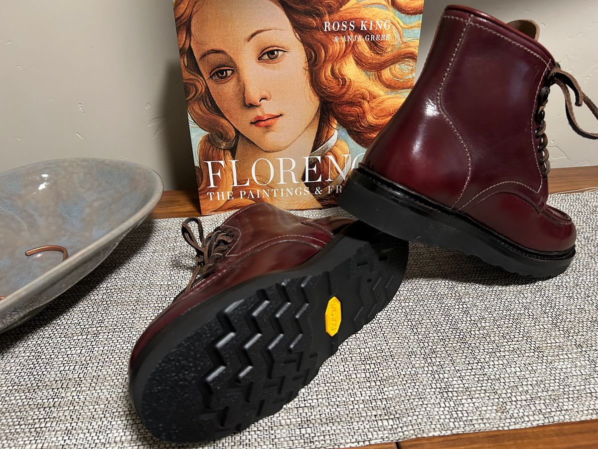 Photo by BB02 on September 24, 2025 of the Blkbrd Shoemaker Dallas in Horween Burgundy Chromexcel.