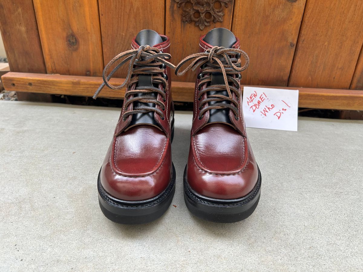 Photo by BB02 on October 2, 2025 of the Blkbrd Shoemaker Dallas in Horween Burgundy Chromexcel.