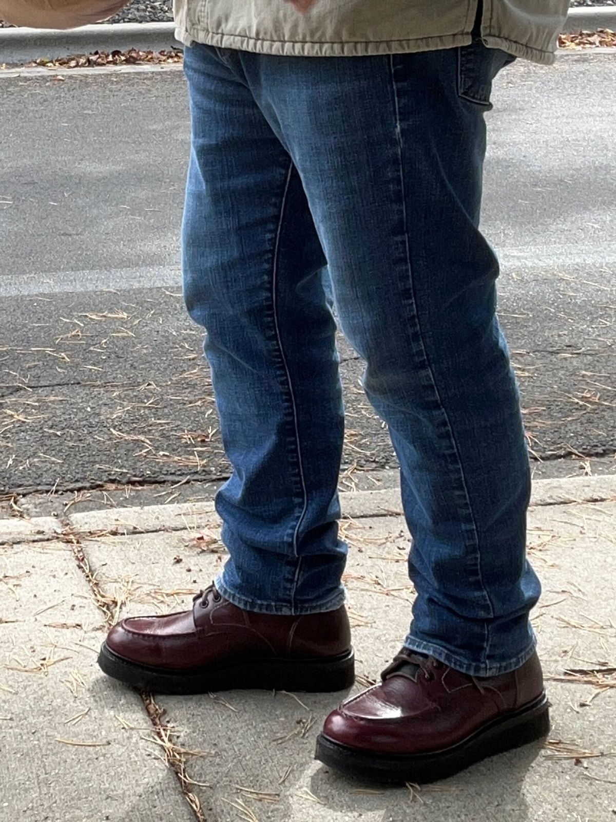 Photo by BB02 on October 4, 2025 of the Blkbrd Shoemaker Dallas in Horween Burgundy Chromexcel.
