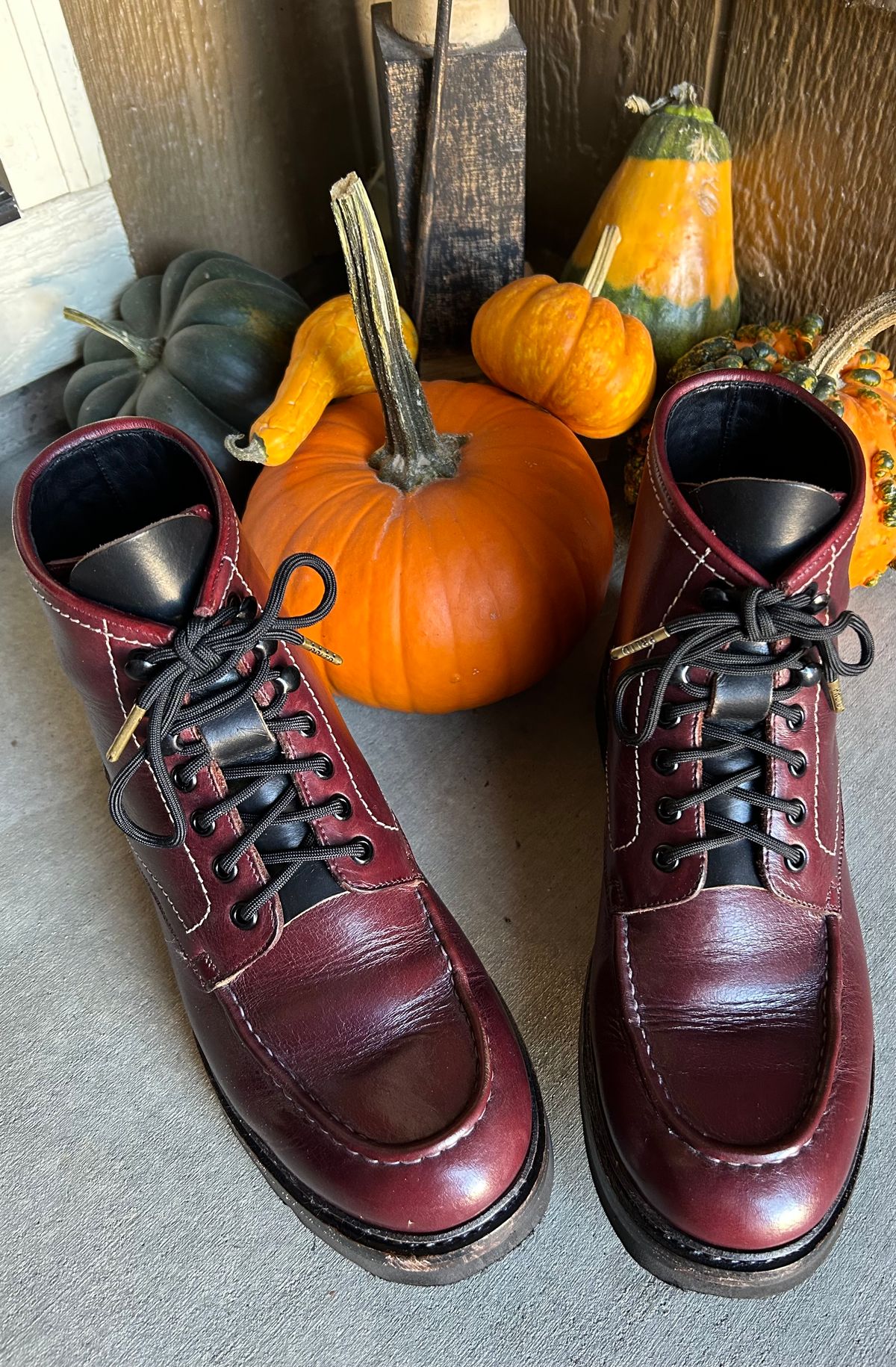 Photo by BB02 on November 1, 2025 of the Blkbrd Shoemaker Dallas in Horween Burgundy Chromexcel.
