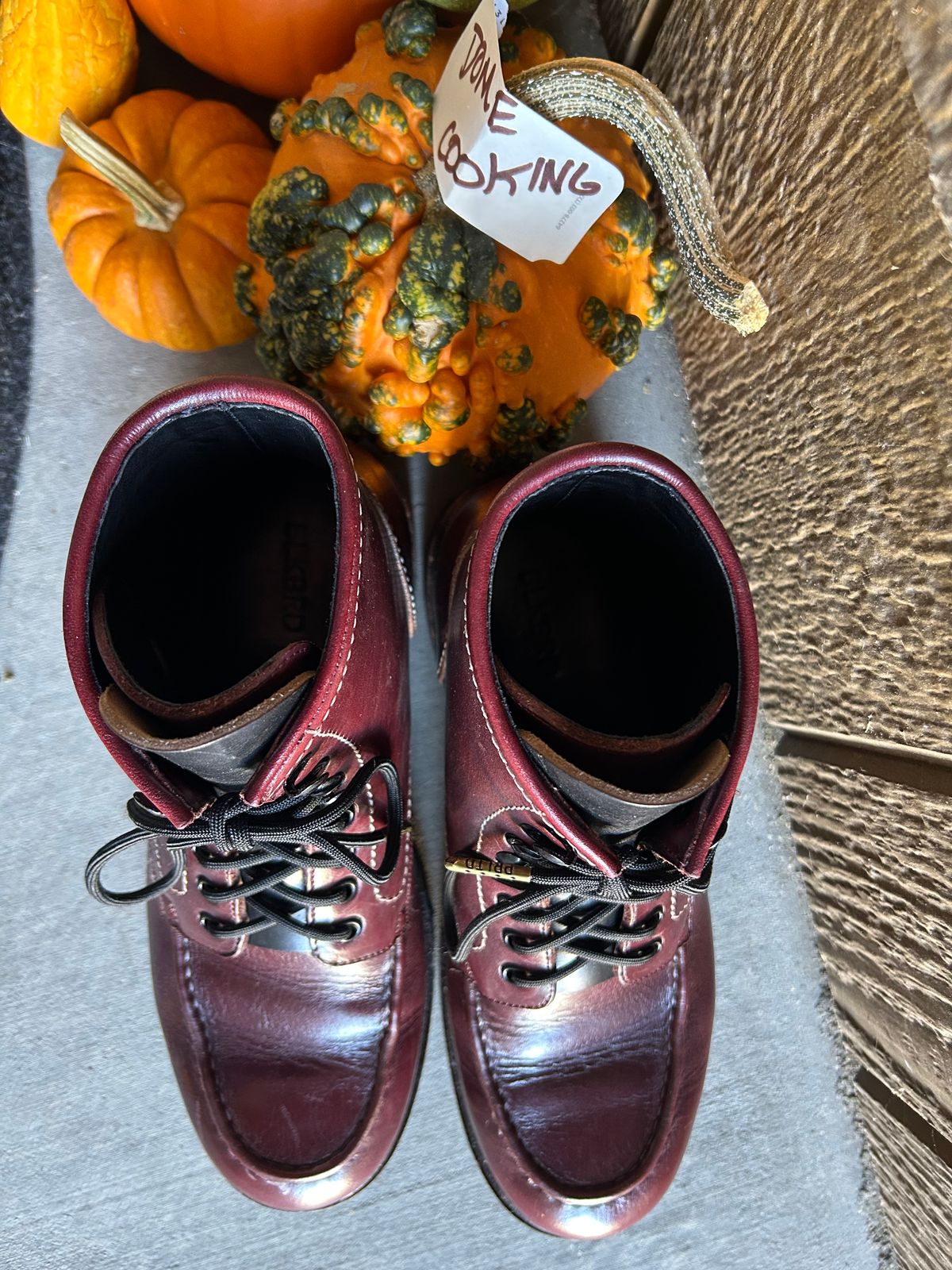 Photo by BB02 on November 1, 2025 of the Blkbrd Shoemaker Dallas in Horween Burgundy Chromexcel.