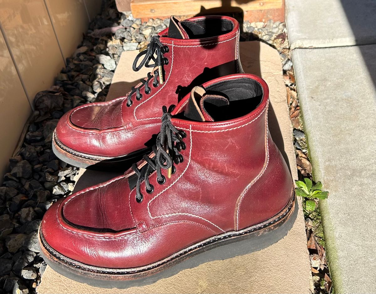 Photo by BB02 on December 29, 2025 of the Blkbrd Shoemaker Dallas in Horween Burgundy Chromexcel.