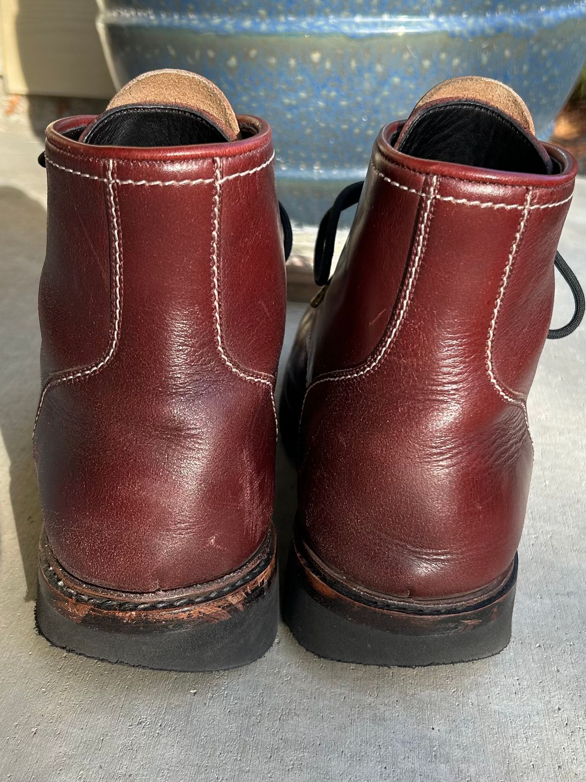 Photo by BB02 on March 3, 2026 of the Blkbrd Shoemaker Dallas in Horween Burgundy Chromexcel.
