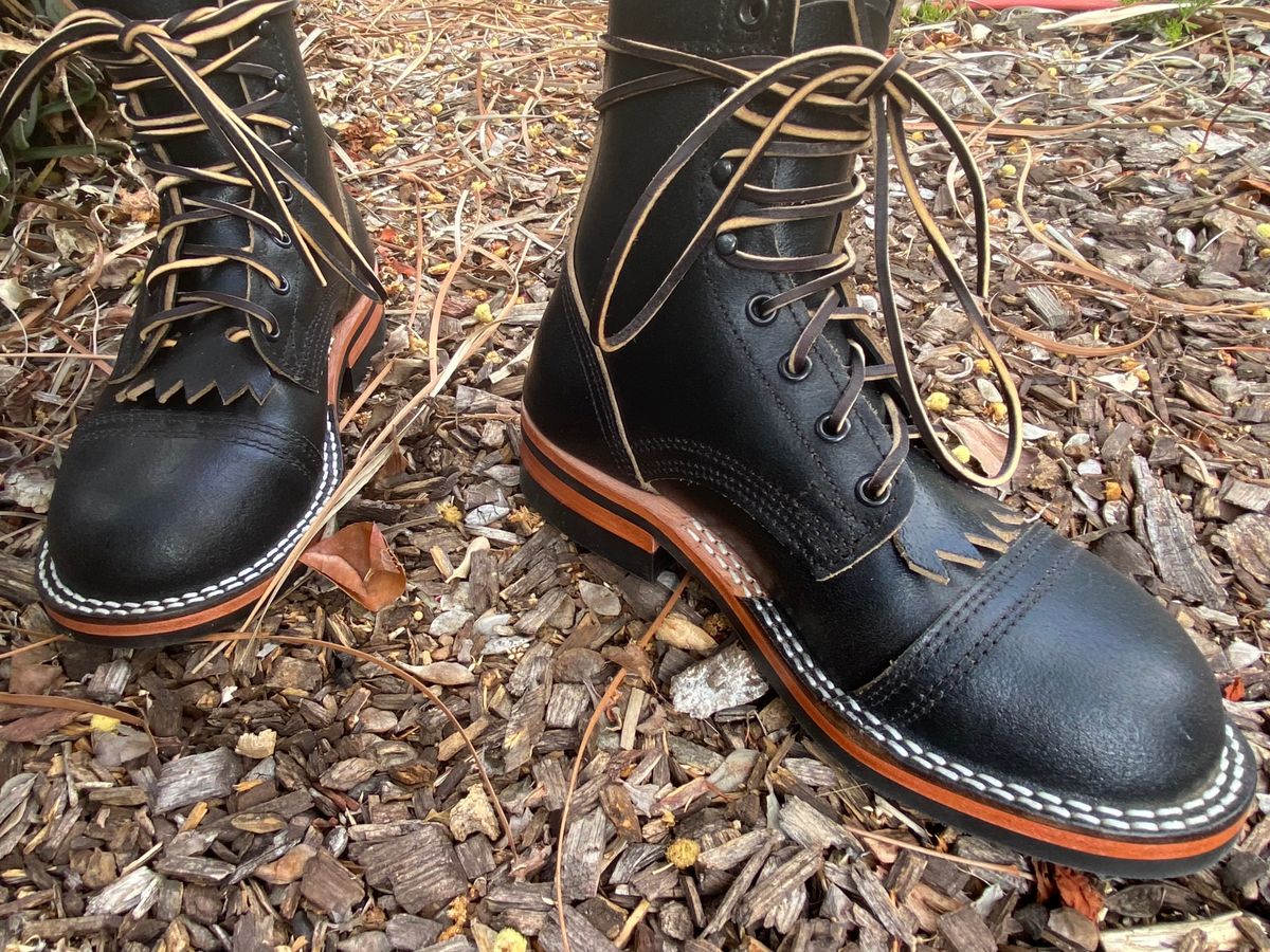 Photo by Maduro355 on November 2, 2024 of the Nicks MTO in Horween Black Waxed Flesh.
