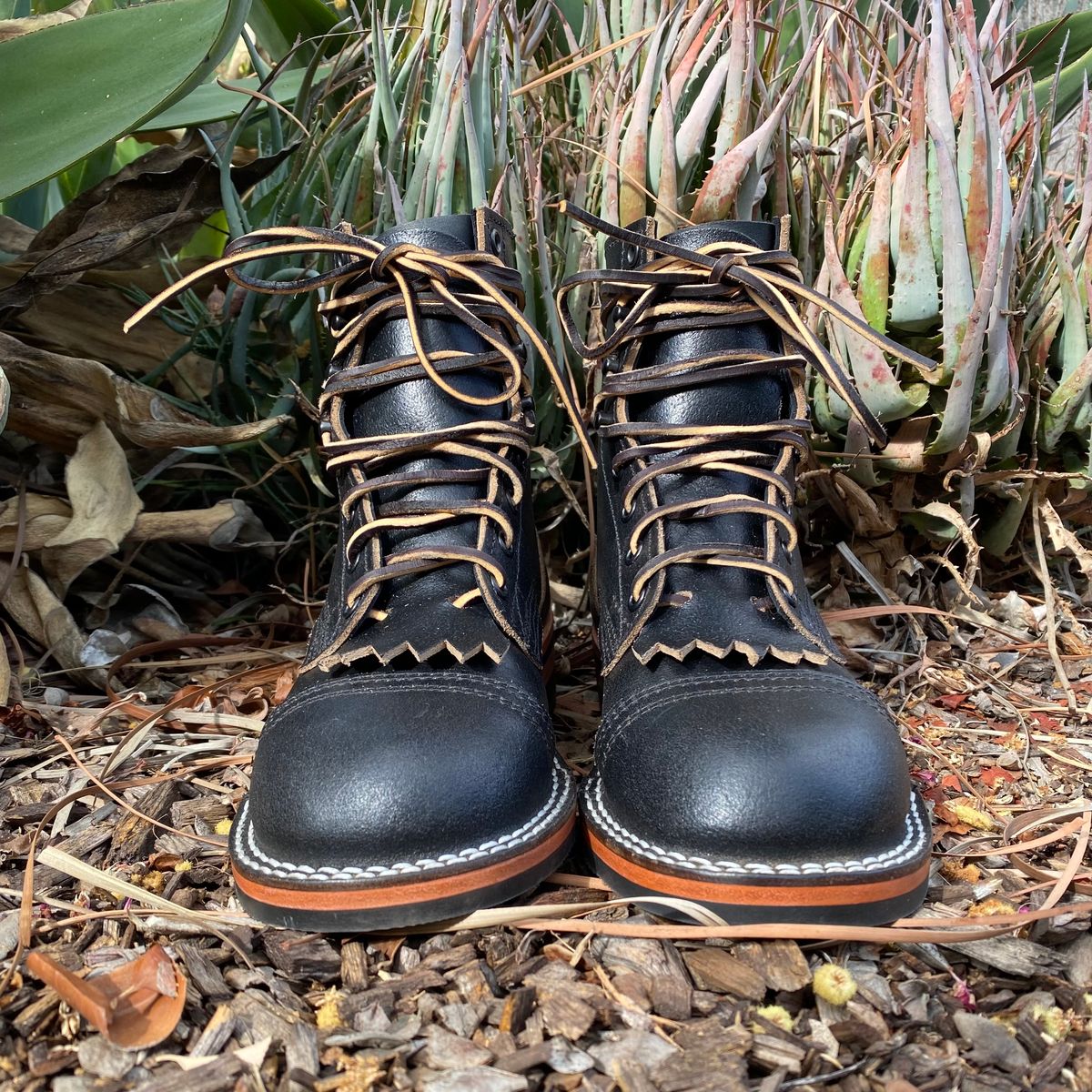 Photo by Maduro355 on November 2, 2024 of the Nicks MTO in Horween Black Waxed Flesh.