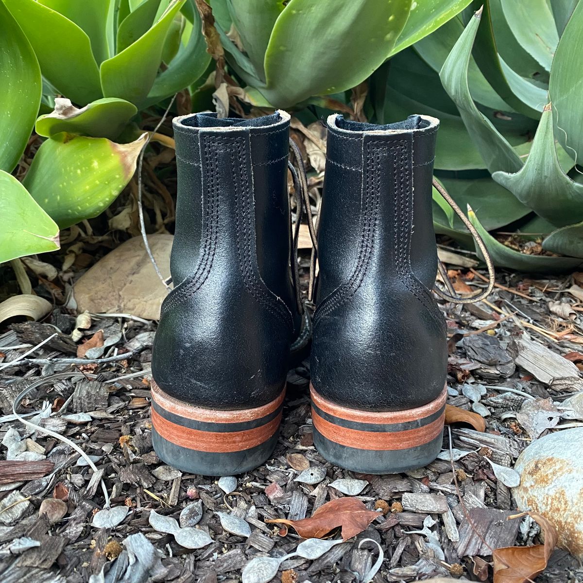 Photo by Maduro355 on December 3, 2024 of the Nicks MTO in Horween Black Waxed Flesh.
