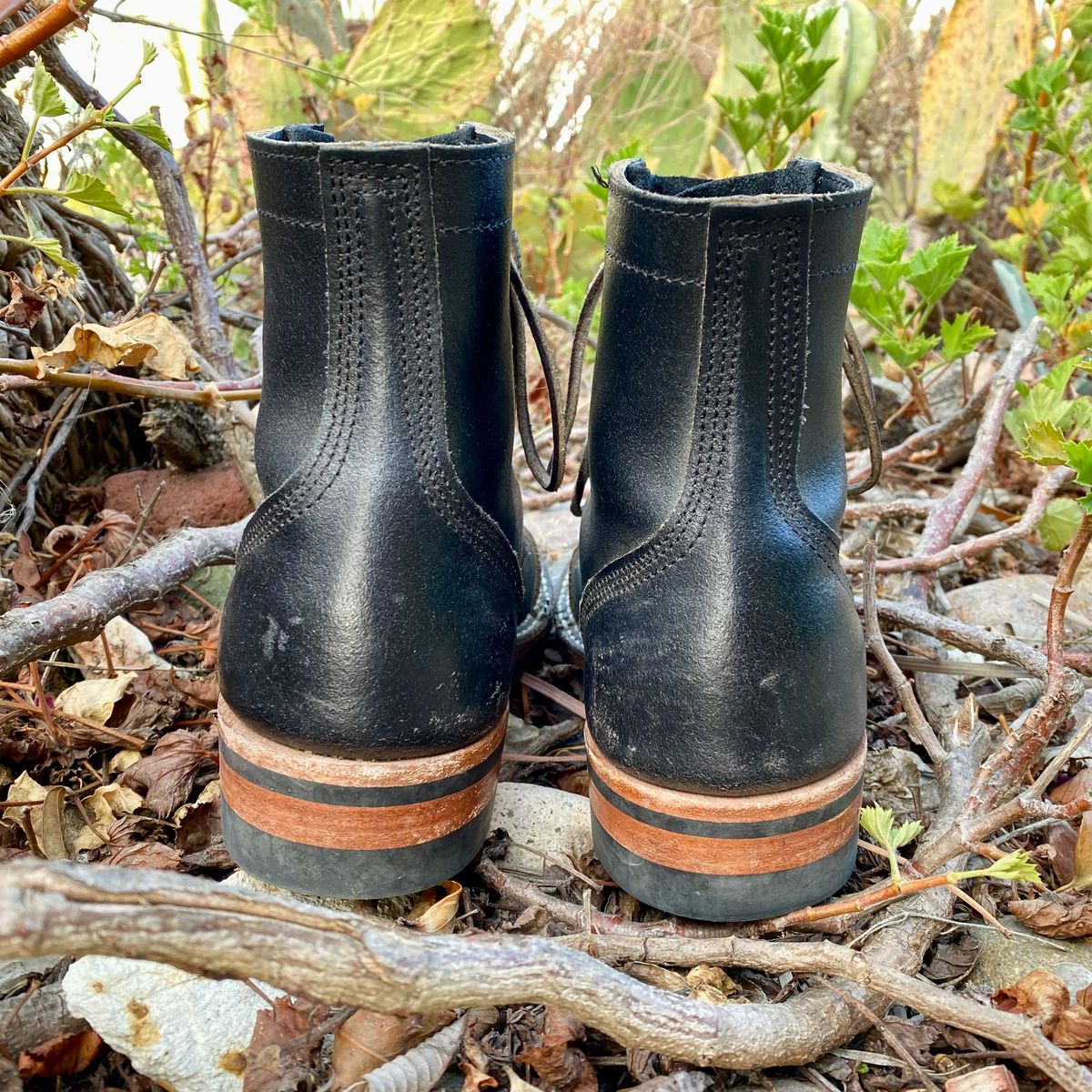 Photo by Maduro355 on January 5, 2025 of the Nicks MTO in Horween Black Waxed Flesh.