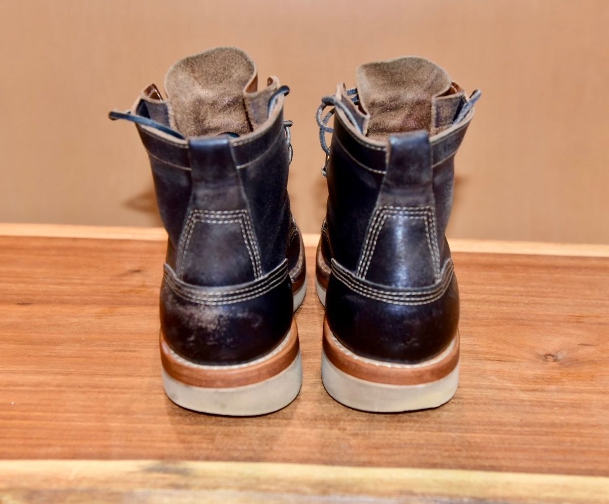 Photo by broakes on January 18, 2025 of the White's 350 Cruiser in Horween Black Waxed Flesh.