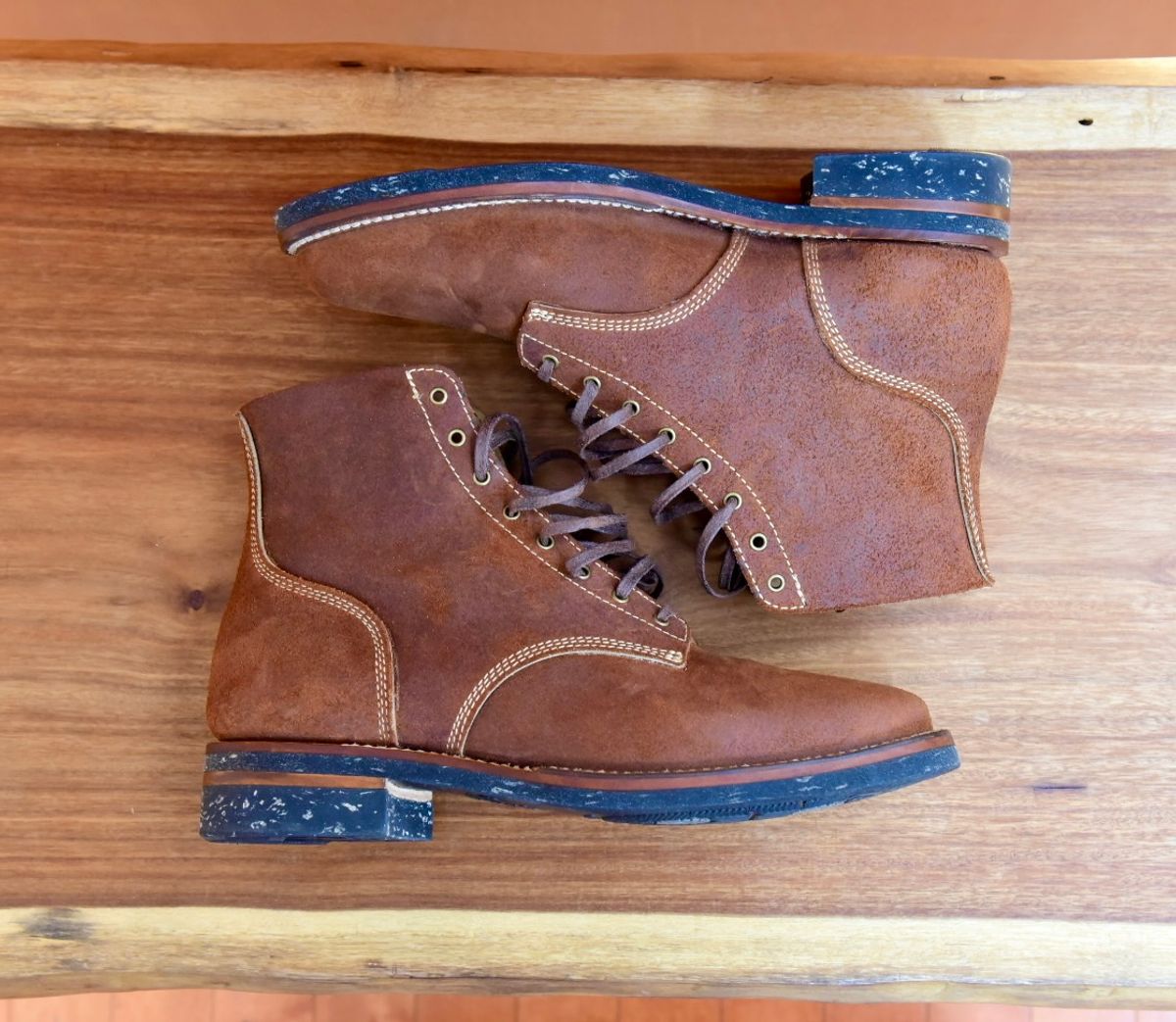Photo by broakes on May 26, 2025 of the Oldspeed Boondockers in Horween Rust Chamois.