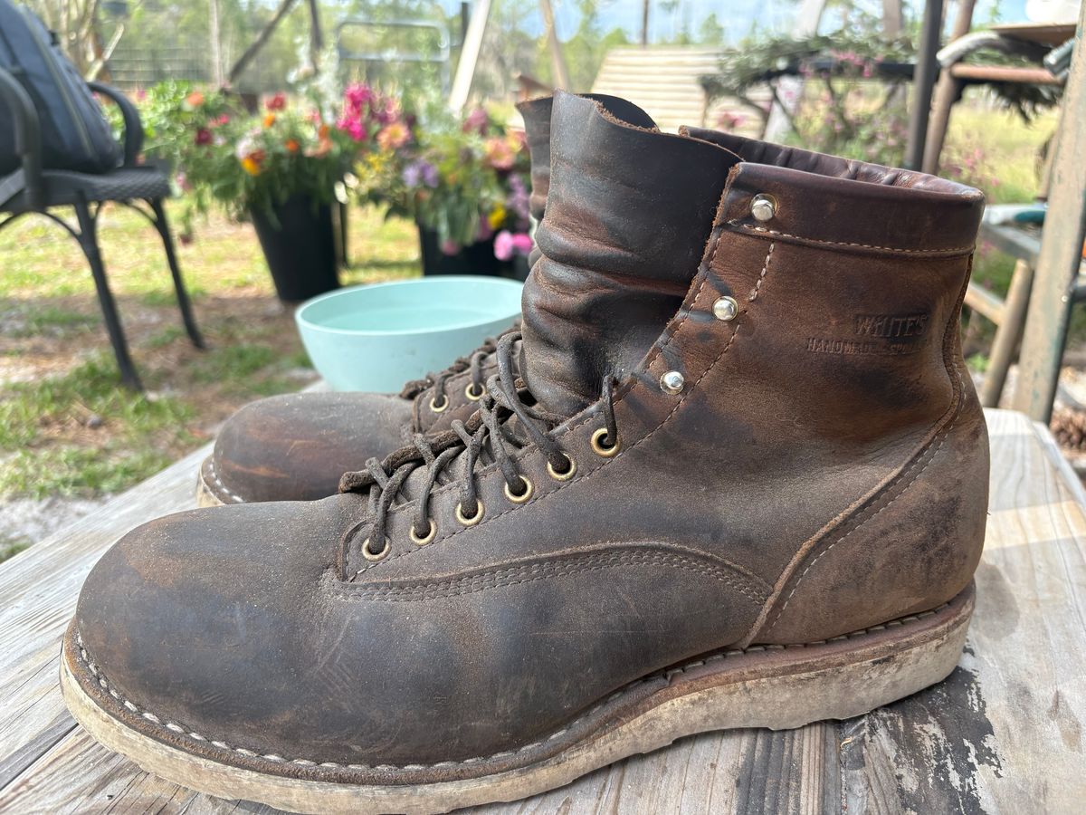 Photo by MuttBarker on March 25, 2026 of the White's Foreman Lace to Toe in Brown Distress.