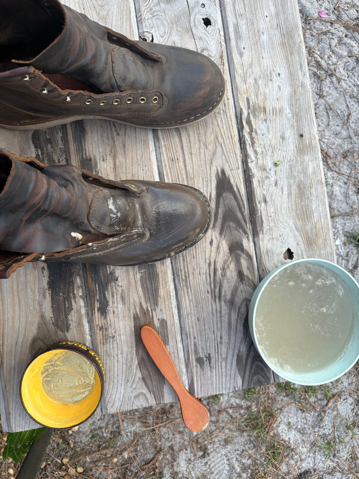 Photo by MuttBarker on March 25, 2026 of the White's Foreman Lace to Toe in Brown Distress.