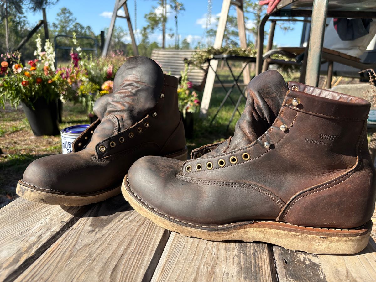 Photo by MuttBarker on March 26, 2026 of the White's Foreman Lace to Toe in Brown Distress.