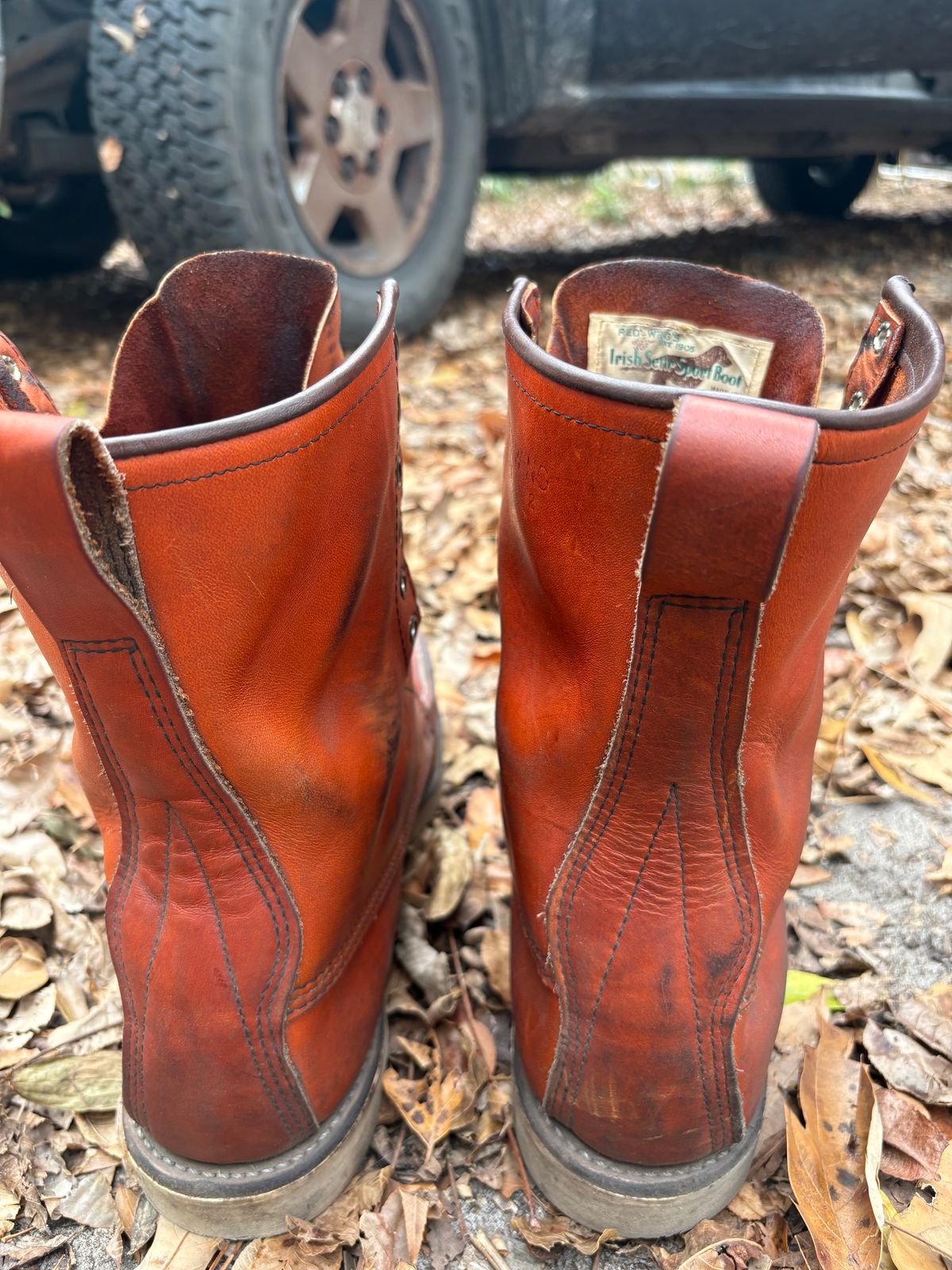 Photo by MuttBarker on December 5, 2025 of the Red Wing Irish Setter Sport Boot 877 in S.B. Foot Oro-Russet Abilene.