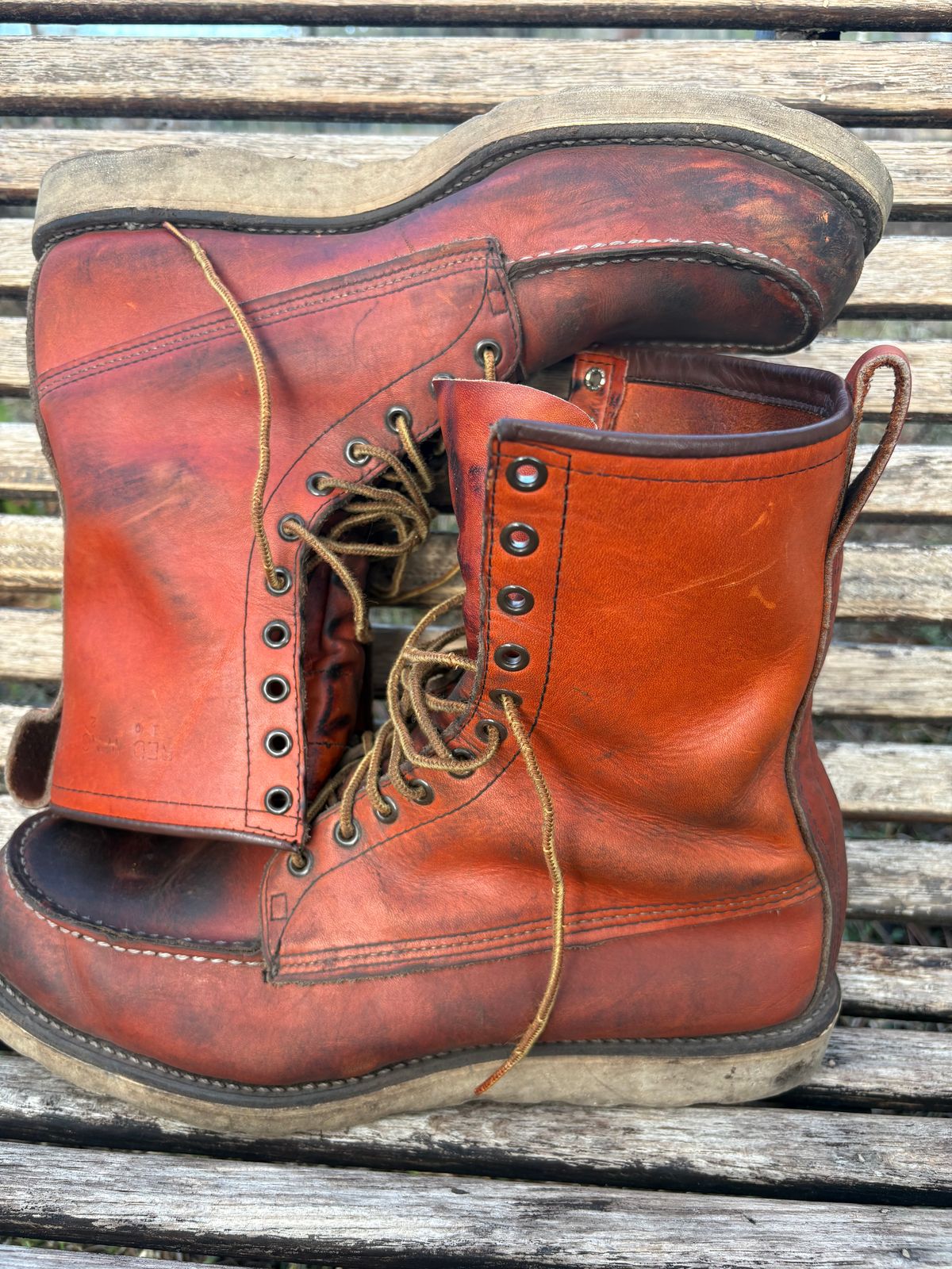 Photo by MuttBarker on January 4, 2026 of the Red Wing Irish Setter Sport Boot 877 in S.B. Foot Oro-Russet Abilene.