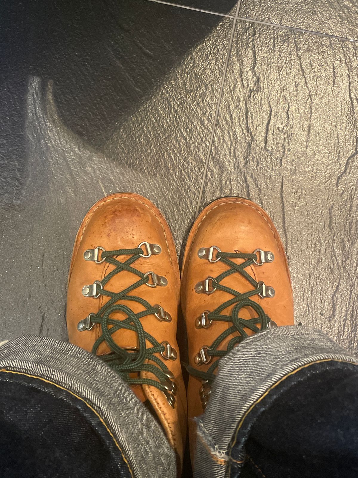 Photo by canway on May 16, 2026 of the Danner Mountain Light in Light Brown Full Grain.